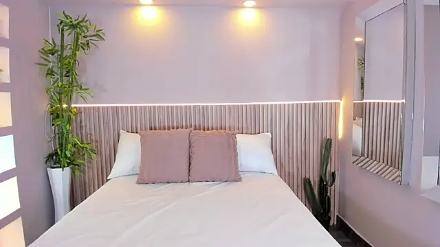 GeorginaReyes online show from 12.13.25