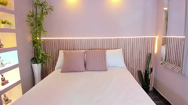 GeorginaReyes online show from 12.14.25