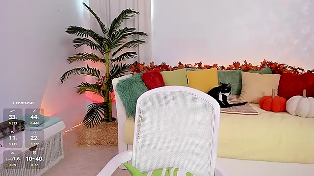 Snapshot of angel_claire chatting on 11.14.25 angel claire online show from 11.14.25