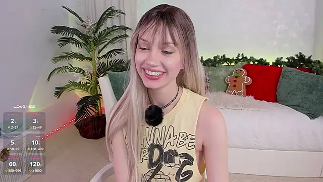 Snapshot of angel_claire chatting on 12.04.25 angel claire online show from 12.04.25