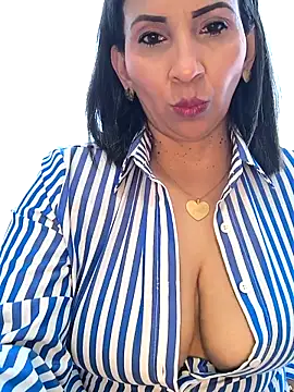 Mrsvictoriaaa online show from 10.11.25