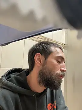 QueenM3 online show from 10.10.25