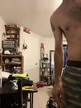 QueenM3 online show from 11.17.25