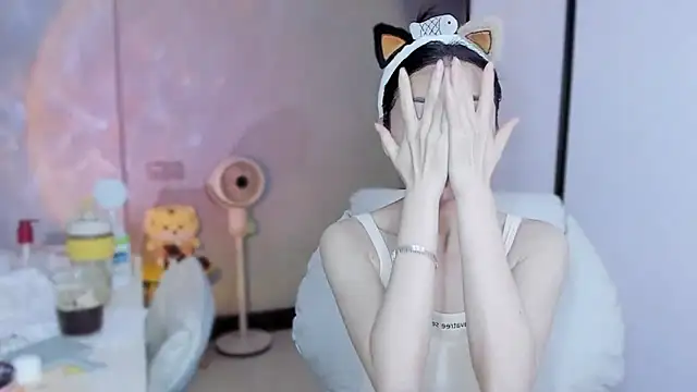 Snapshot of A_dabo chatting on 12.19.25 A dabo online show from 12.19.25