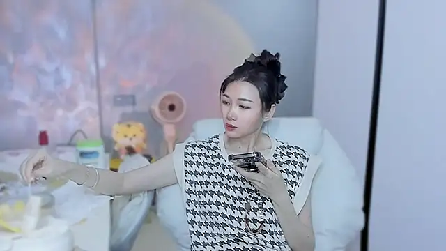 Snapshot of A_dabo chatting on 12.22.25 A dabo online show from 12.22.25