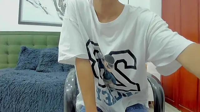 Snapshot of Johann_sex chatting on 12.05.25 Johann sex online show from 12.05.25