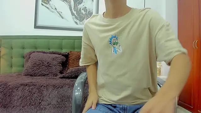 Snapshot of Johann_sex chatting on 12.17.25 Johann sex online show from 12.17.25