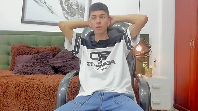 Snapshot of Johann_sex chatting on 01.07.26 Johann sex online show from 01.07.26