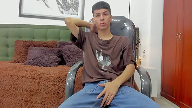 Snapshot of Johann_sex chatting on 01.13.26 Johann sex online show from 01.13.26