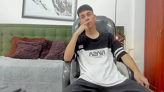 Snapshot of Johann_sex chatting on 02.03.26 Johann sex online show from 02.03.26