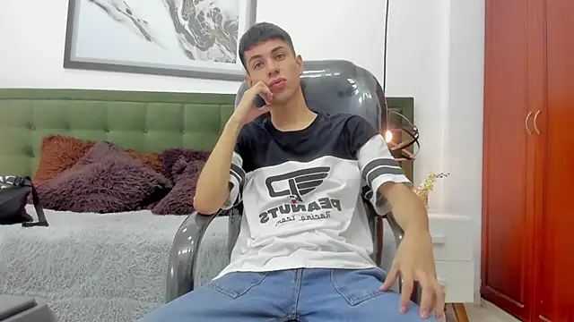 Snapshot of Johann_sex chatting on 02.07.26 Johann sex online show from 02.07.26