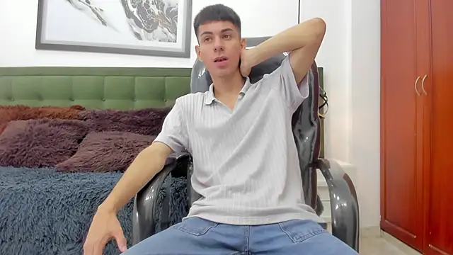 Snapshot of Johann_sex chatting on 02.19.26 Johann sex online show from 02.19.26