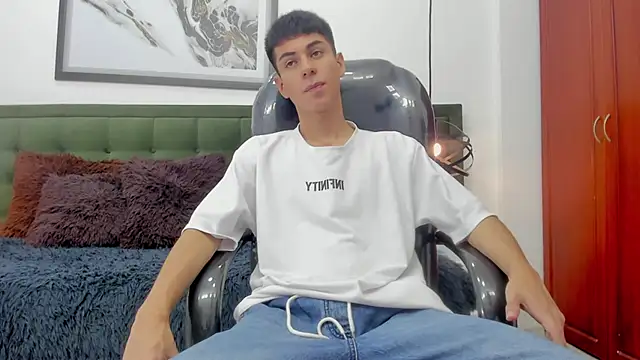 Snapshot of Johann_sex chatting on 02.25.26 Johann sex online show from 02.25.26