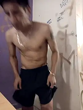 Snapshot of LeonRoots chatting on 02.01.26 LeonRoots online show from 02.01.26