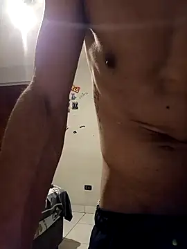 Snapshot of LeonRoots chatting on 02.28.26 LeonRoots online show from 02.28.26