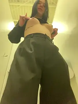 AlishaPrettyBlade online show from 02.22.25