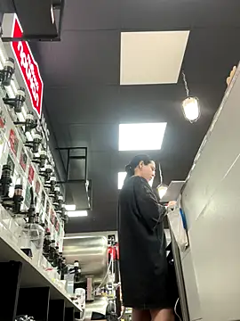 AlishaPrettyBlade online show from 10.13.25