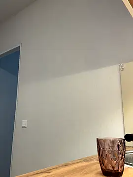 AlishaPrettyBlade online show from 12.19.25