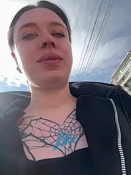 Snapshot of AlishaPrettyBlade chatting on 04.08.26 AlishaPrettyBlade online show from 04.08.26