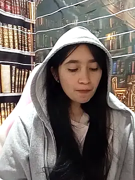 Arielle lov online show from 04.15.26