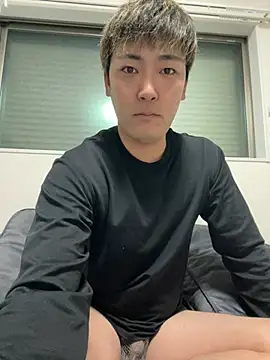 Snapshot of pierrot_0202 chatting on 02.21.25 pierrot 0202 online show from 02.21.25