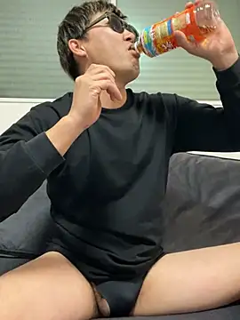 Snapshot of pierrot_0202 chatting on 02.22.25 pierrot 0202 online show from 02.22.25