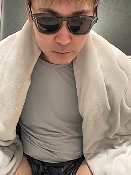 Snapshot of pierrot_0202 chatting on 02.23.25 pierrot 0202 online show from 02.23.25