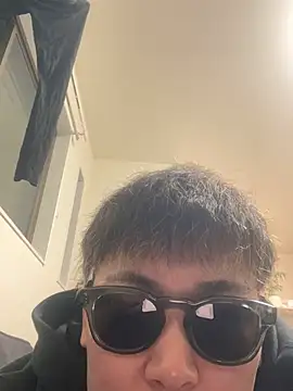 Snapshot of pierrot_0202 chatting on 03.13.25 pierrot 0202 online show from 03.13.25