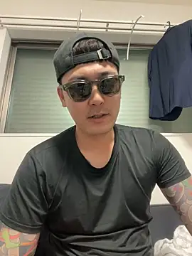 Snapshot of pierrot_0202 chatting on 03.22.25 pierrot 0202 online show from 03.22.25