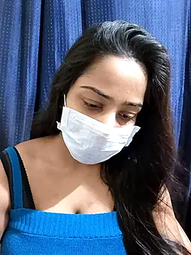 Snapshot of COZY_ROZI chatting on 03.17.25 COZY ROZI online show from 03.17.25