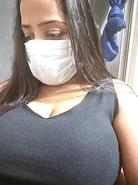 Snapshot of COZY_ROZI chatting on 12.01.25 COZY ROZI online show from 12.01.25