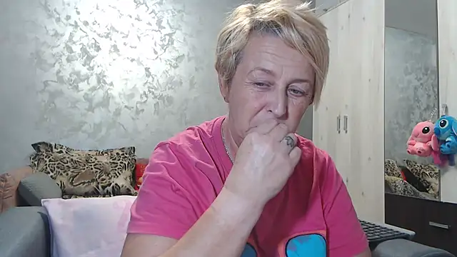 RosesandLillies online show from 10.26.25