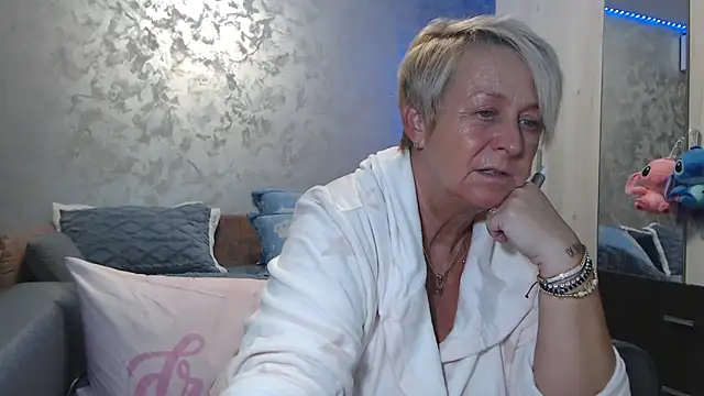 RosesandLillies online show from 12.05.25