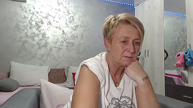 RosesandLillies online show from 04.15.26