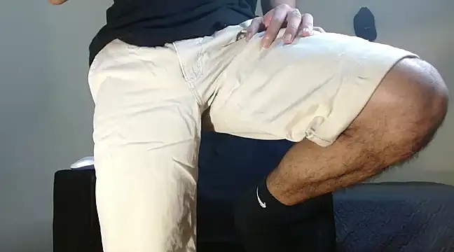 Snapshot of AngelHil chatting on 03.19.25 AngelHil online show from 03.19.25