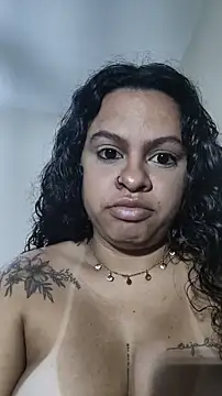 Snapshot of amandinhamorena chatting on 10.24.25 amandinhamorena online show from 10.24.25