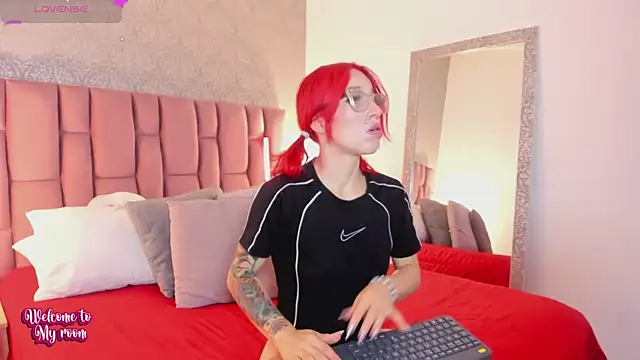 AbellaFox  online show from 11.22.25