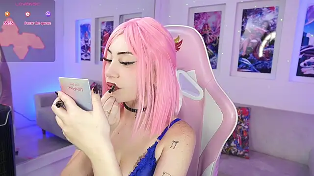 Snapshot of SaharaKramer chatting on 03.20.25 SaharaKramer online show from 03.20.25