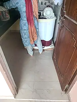 Snapshot of indian_couple4 chatting on 09.10.25 indian couple4 online show from 09.10.25