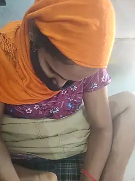 Snapshot of indian_couple4 chatting on 11.03.25 indian couple4 online show from 11.03.25