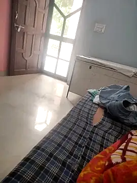 Snapshot of indian_couple4 chatting on 11.12.25 indian couple4 online show from 11.12.25