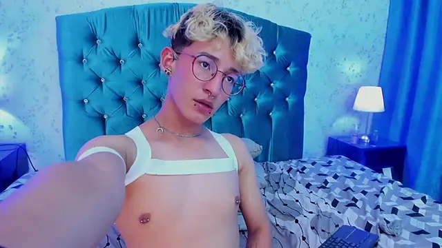 Snapshot of iiangel_ chatting on 03.04.25 iiangel online show from 03.04.25