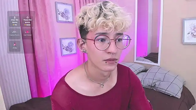 Snapshot of iiangel_ chatting on 03.05.25 iiangel online show from 03.05.25