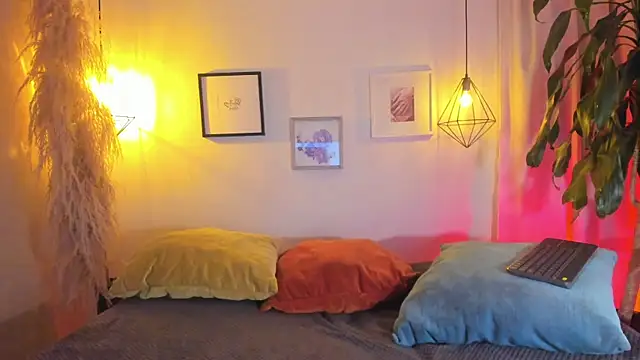 Snapshot of iiangel_ chatting on 10.09.25 iiangel online show from 10.09.25