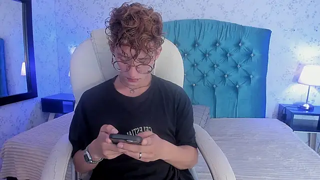 Snapshot of iiangel_ chatting on 11.12.25 iiangel online show from 11.12.25