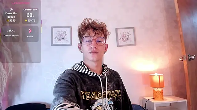 Snapshot of iiangel_ chatting on 11.21.25 iiangel online show from 11.21.25