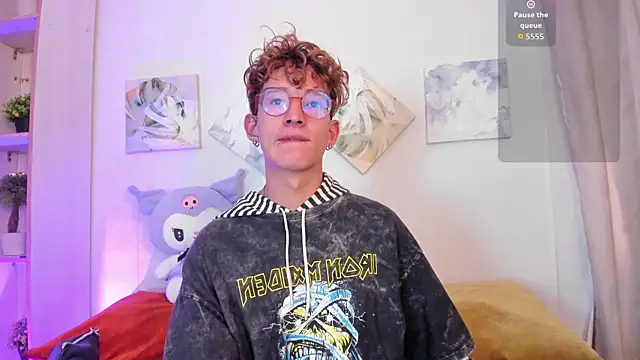 Snapshot of iiangel_ chatting on 11.21.25 iiangel online show from 11.21.25