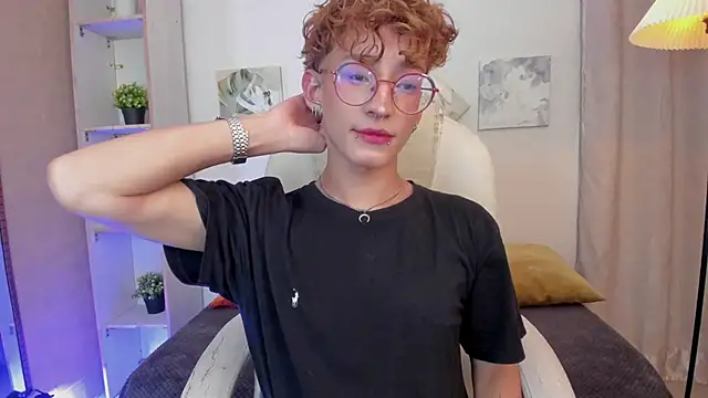 Snapshot of iiangel_ chatting on 11.29.25 iiangel online show from 11.29.25