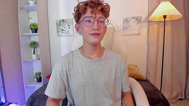 Snapshot of iiangel_ chatting on 12.02.25 iiangel online show from 12.02.25