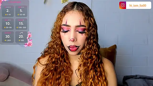 Snapshot of LiaHansson chatting on 10.31.25 LiaHansson online show from 10.31.25